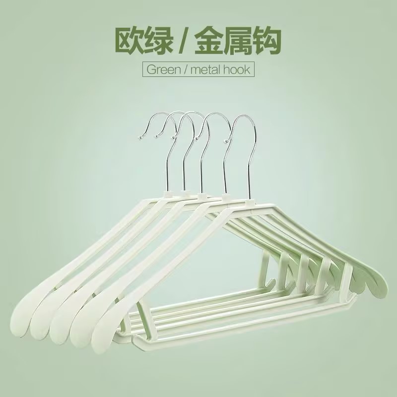 두꺼운 넓은 어깨 옷걸이 녹색