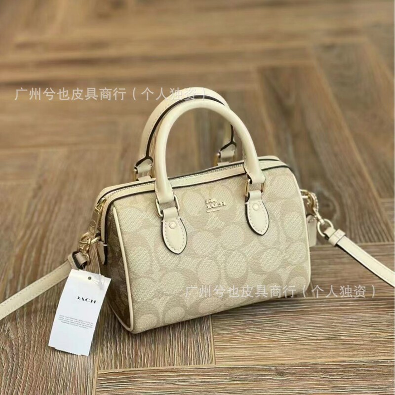High-End Classic Pillow Bag with Monogram Print, Mini Boston Fashion Versatile Handbag, Shoulder and Crossbody Women's Bag High-End Classic Pillow Bag with Monogram Print, Mini Boston Fashion Versatile Handbag, Shoulder and Crossbody Women's Bag