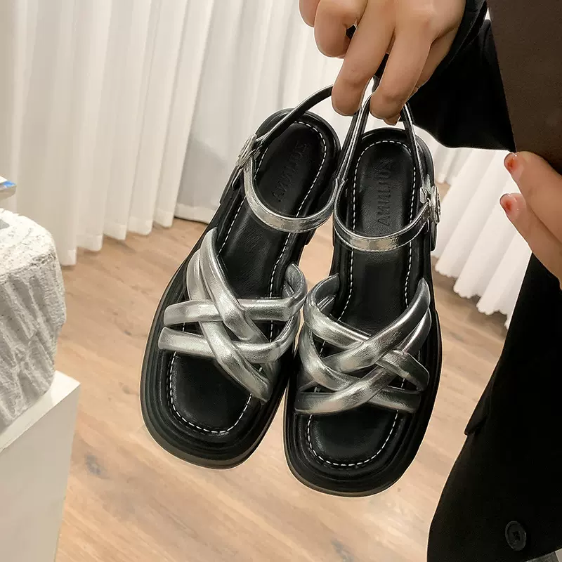 凉鞋女2025夏季新款外穿高级感仙女风软底防滑交叉带粗跟厚底凉鞋