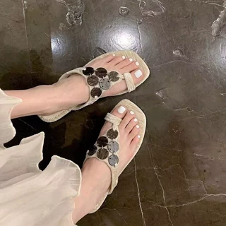 气质潮流百搭2026春夏季新款夹趾气质人字拖女平底外穿休闲女拖鞋
