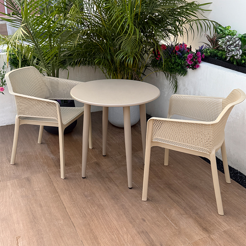 Mesa y silla de patio al aire libre combinación de balcón al aire libre zona de ocio jardín tienda de té de leche de plástico exterior impermeable y protector solar