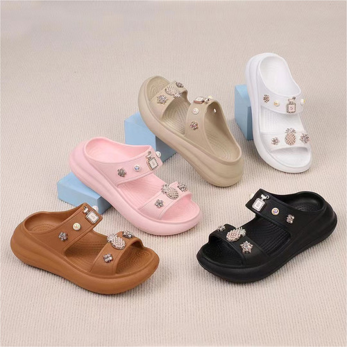 Cross-border hole shoes DIY shoe flower buckle pearl versatile flowers water diamond detachable fit hole shoes decoration buckle