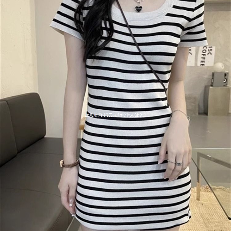 2025新款韩版收腰瘦身法式感条纹短袖修身包臀连衣裙子