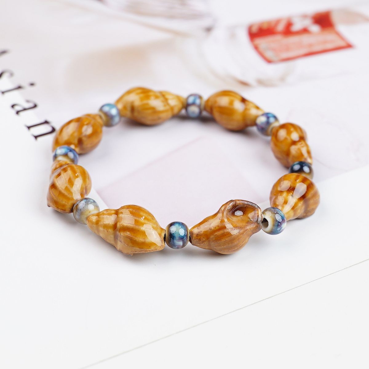 1739-05 Brown coffee conch
