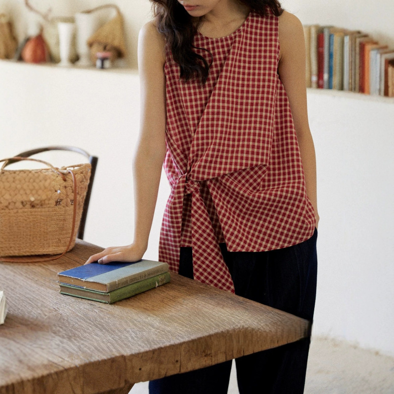Mixabo Retro Red Plaid Sleeveless Shirt for Women, Summer Design with Tie-Up Twist Waist Vest Top