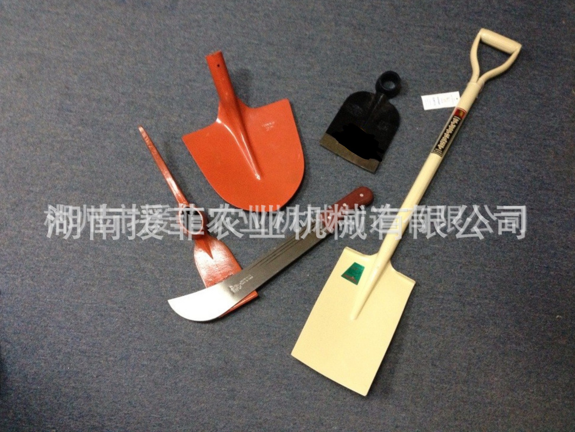 HOE出口农具铁锹，锄头，钢镐，甘蔗刀，斧头，农具什么都有 H305