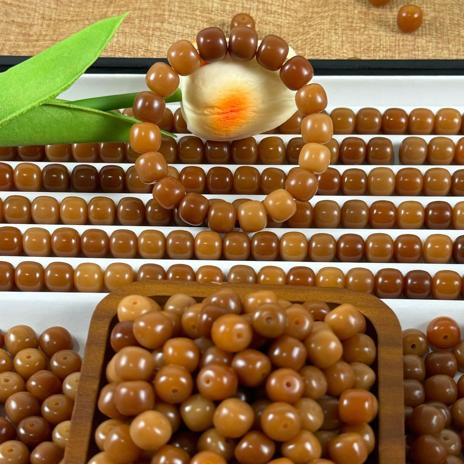 Выветренные бусины-ведро 10*11 мм.