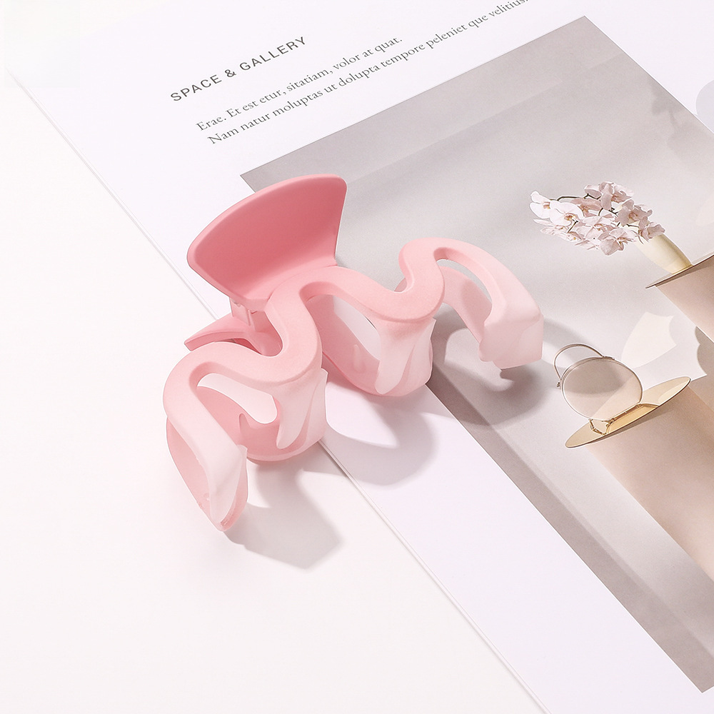 Qiyue határokon átnyúló színátmenetes hajtű matt fogócsat édes női cápacsat hajcsat hajkiegészítők nagykereskedelemben_voghion.com