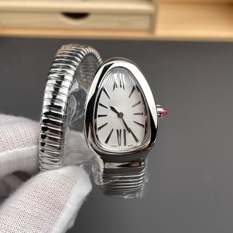 Glossy Snake Shadow Watch Fashionable Women's Quartz Watch Classic Snake-Shaped Watch Head Halo Series Women's Watch