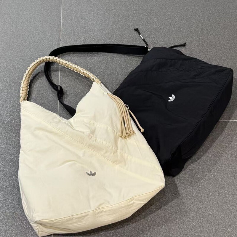 Adi Women's Shoulder Bag 2026 New Model Large Capacity Lightweight Commuting Tote Bag Simple Fashion Woven Handbag Adi Women's Shoulder Bag 2026 New Model Large Capacity Lightweight Commuting Tote Bag Simple Fashion Woven Handbag