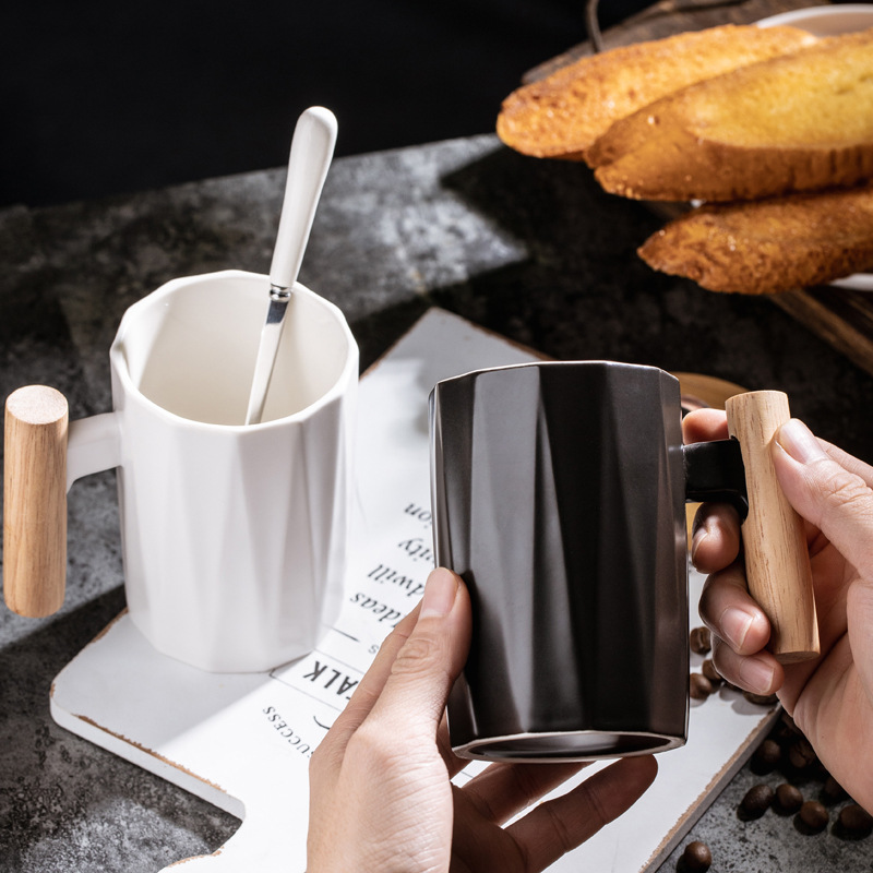 Taza de mango de madera creativa, taza de café, taza de cerámica, taza de agua, taza con tapa, cuchara, LOGOTIPO tallado