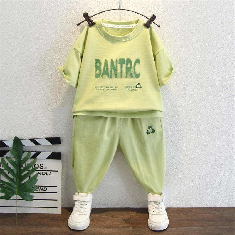 7959 traje de niño guapo verano nuevo estilo niño pequeño y mediano estilo coreano guapo camiseta de manga corta pantalones deportivos de dos piezas