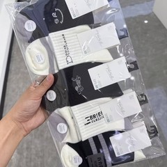 秋冬新作メンズミッドカーフソックス、明るい色、ファッショナブルで多用途、トレンディなレター柄、学生カレッジスタイル、スポーツコットンソックス