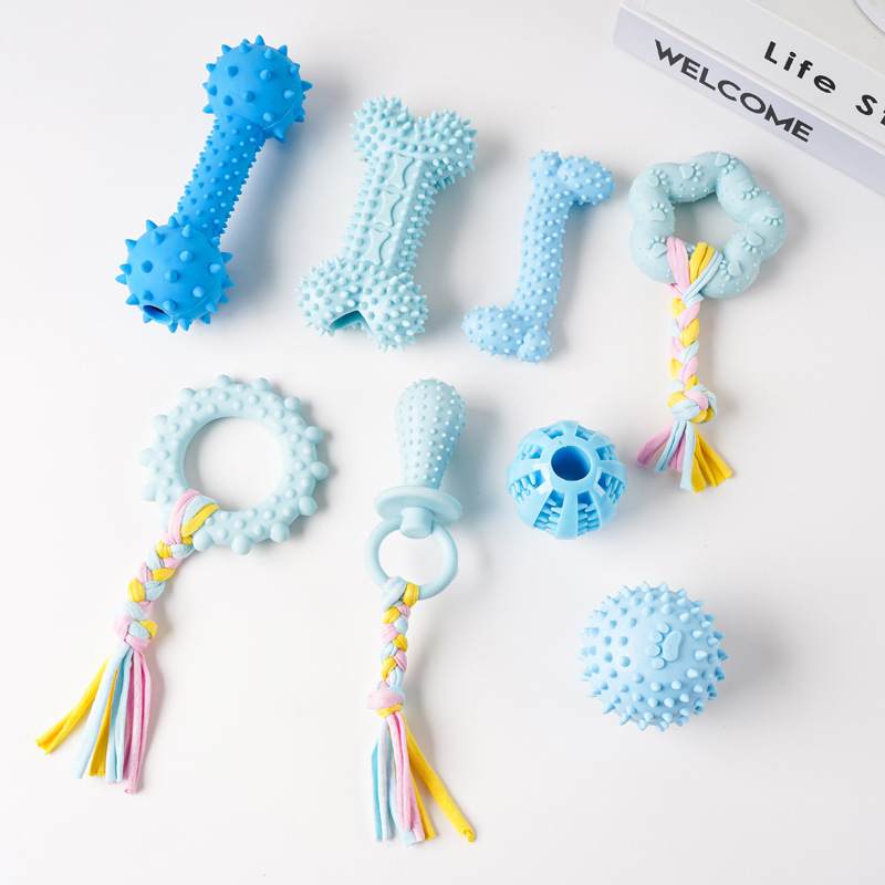 El juego azul de ocho piezas pesa aproximadamente 385 g.