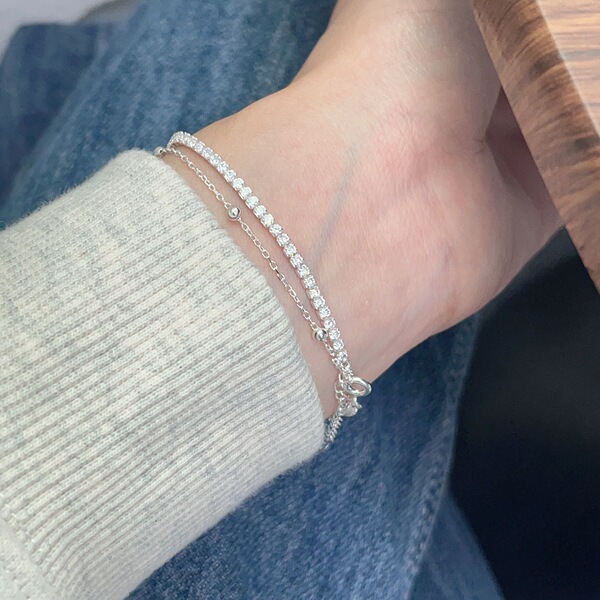 Round beads with zircon