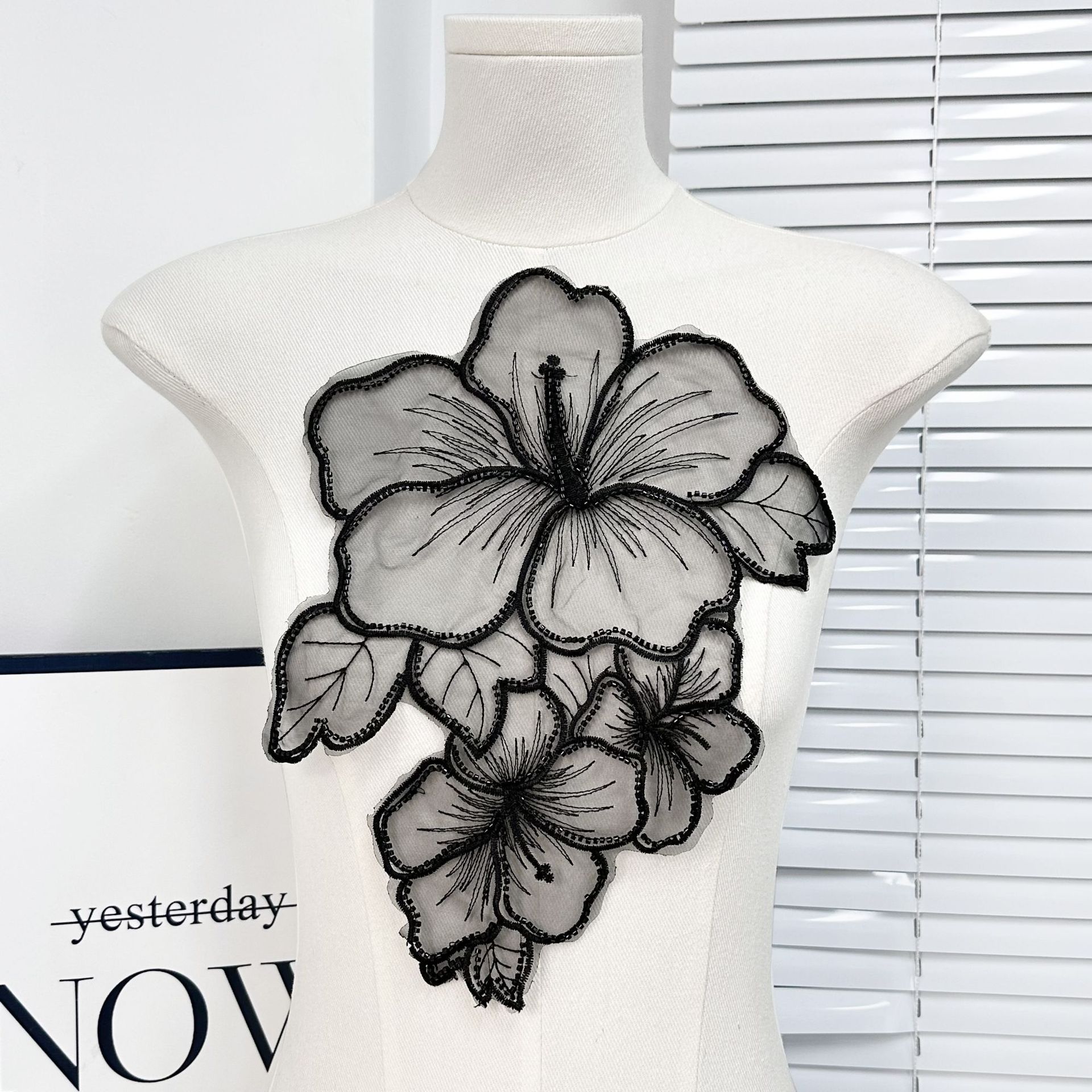 Ogan gaza pegatinas de loto negro encaje hecho a mano flores bordadas pegatinas de tela vestido vestido decoración de ropa infantil