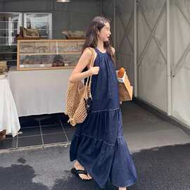 背带法式挂脖牛仔连衣裙女设计感 夏季小个子宽松显瘦A字大摆长裙