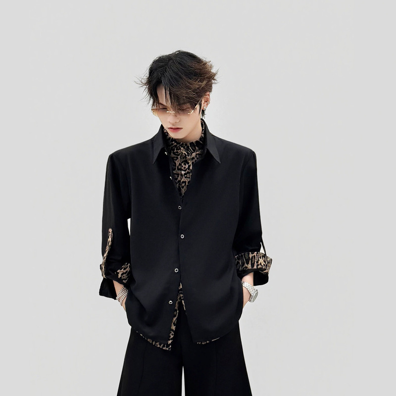 Korean-Style Cool and Stylish Leopard Print Patchwork Shirt for Men, Faux Two-Piece Layered Design, Loose Fit, Slimming Long-Sleeve Top Korean-Style Cool and Stylish Leopard Print Patchwork Shirt for Men, Faux Two-Piece Layered Design, Loose Fit, Slimming Long-Sleeve Top