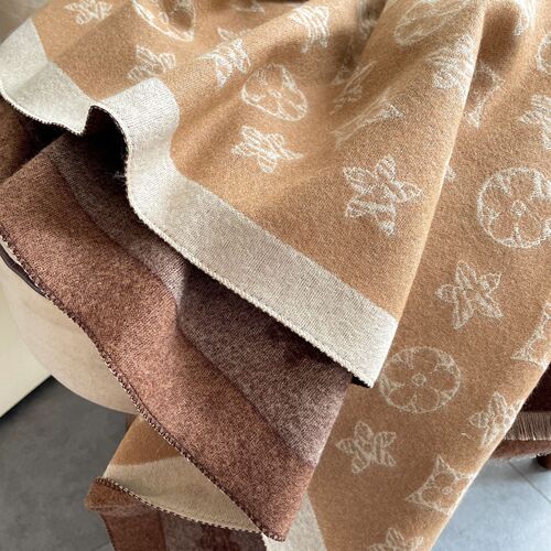 Office tassel shawl five-pointed star scarf for women autumn and winter new imitation cashmere European and American thickened warm dual-purpose scarf