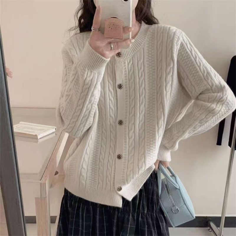 复古玫瑰花扣麻花针织开衫女2025秋冬新款设计感时尚百搭女装毛衣