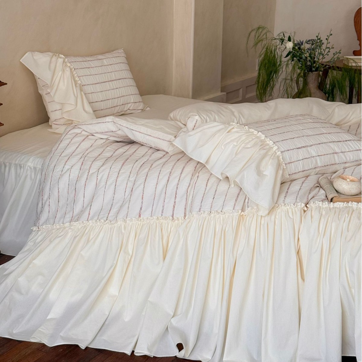 Set lenzuola 4 pezzi con volant in cotone lavato a righe_voghion.com