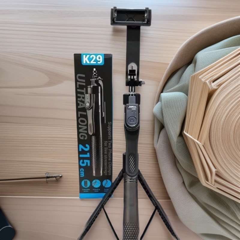 K29 Telefoon Bluetooth Afstandsbediening Statief Selfie Stick Vierassige Handheld Stabilisator Live Streaming Vloerstatief 2,15 m_voghion.com