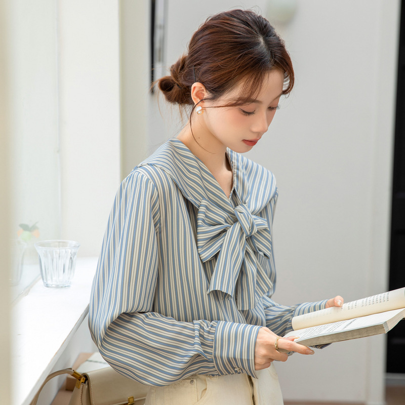 2025 Spring New French Long Sleeve Design Sense Niche Chic Navy Collar Lace Bow Striped Shirt for Women