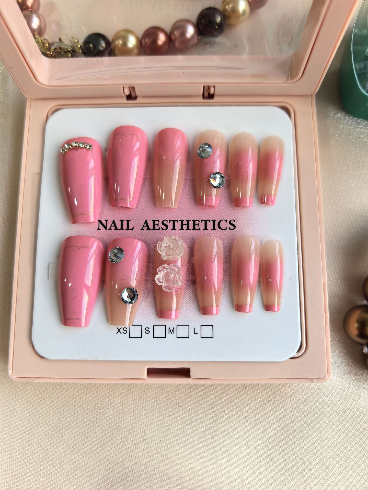 Caja de exhibición marco de fotos más taladro manicure suministro fuente de uñas DIY francés color delgado manicure falso salón al por mayor