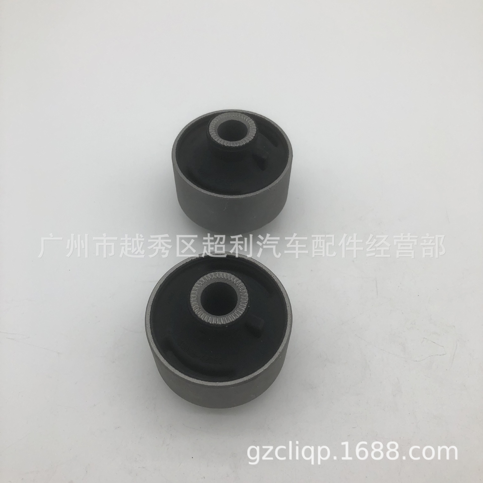 Applicable 48655-42050 48655-42040 ACA21 ACA20 RAV4 lower suspension sleeve