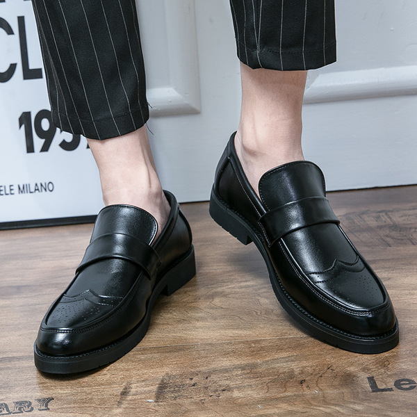Autumn trend slip-ons English style pointed-toe