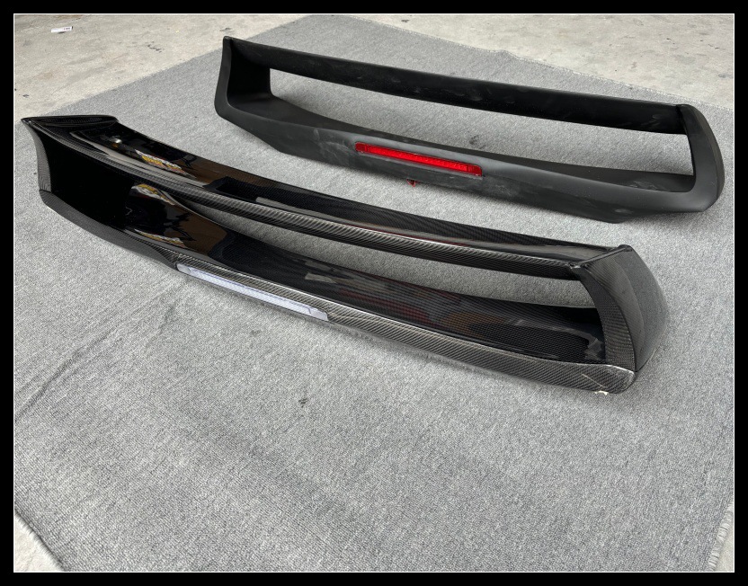Suitable for Nissan 370zZ34 large rear spoiler, carbon fiber/glass fiber rear roof spoiler, vertical fixed wind spoiler, car rear spoiler