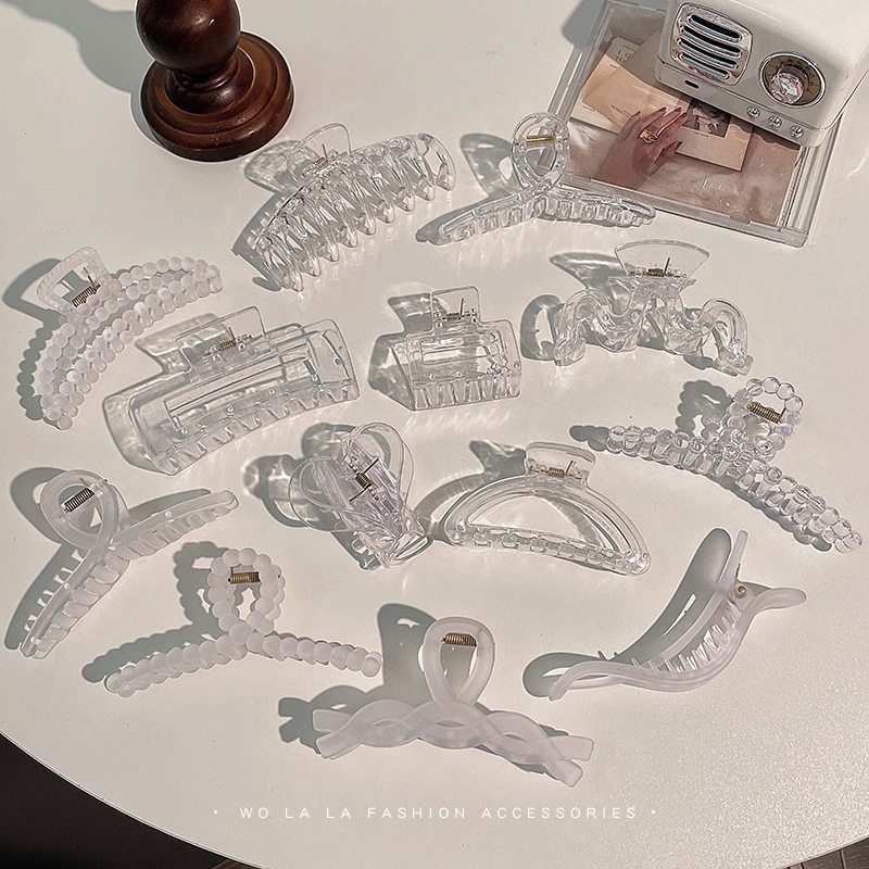 Oddiy plastik soch qisqichi yarim tayyor mahsulot bazasi ulgurji, katta o'lchamli, boshning orqa qismida shaffof yarim doira shaklidagi tirnoq qisqichi, ingichka sochlilar uchun asosiy uslub.