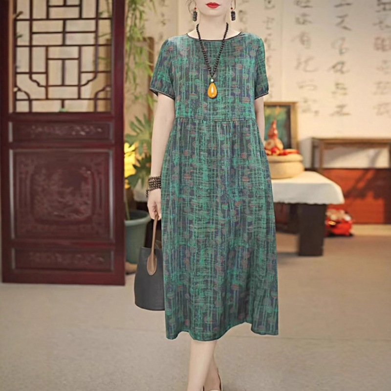 High-Quality Plus-Size Tummy-Concealing, Age-Reducing New Summer Silk Dress for Middle-Aged Moms, Fashionable Heavy-Duty Mid-Length Dress