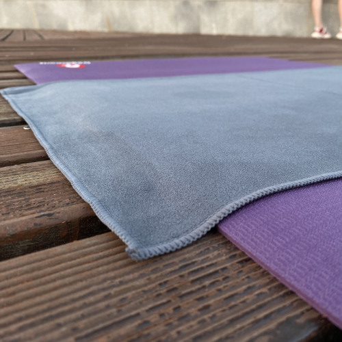 Frog's same style small square towel opening gift yoga sweat towel absorbs sweat fitness towel hand towel can be used as LOGO