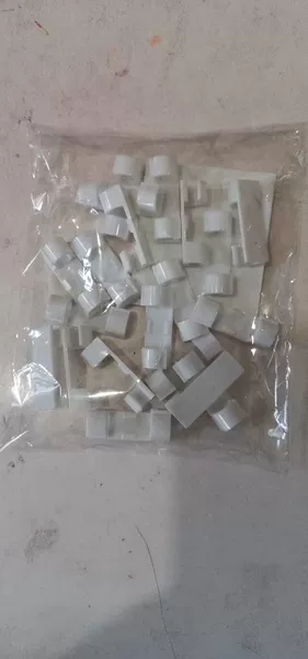 Mid -number OPP bag installed with 20 white installations