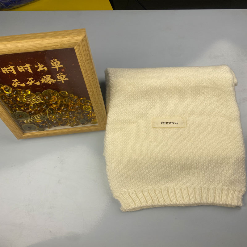 2025 New Korean Style Winter Ing Style Pure Color with Coat Scarf Student Warm Knitted Versatile Couple Scarf
