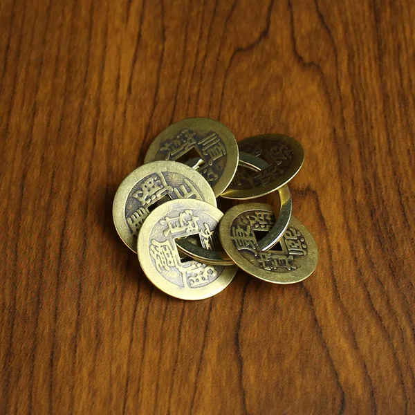 Brass five Emperor coin keychain pendant Kangxi Qianlong Yongzheng Jiaqing Shunzhi antique copper coin small bronze accessories