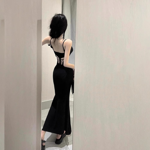 Sexy long slip dress for women: a sultry, figure-flattering, hip-hugging mermaid-style skirt perfect for summer vibes.