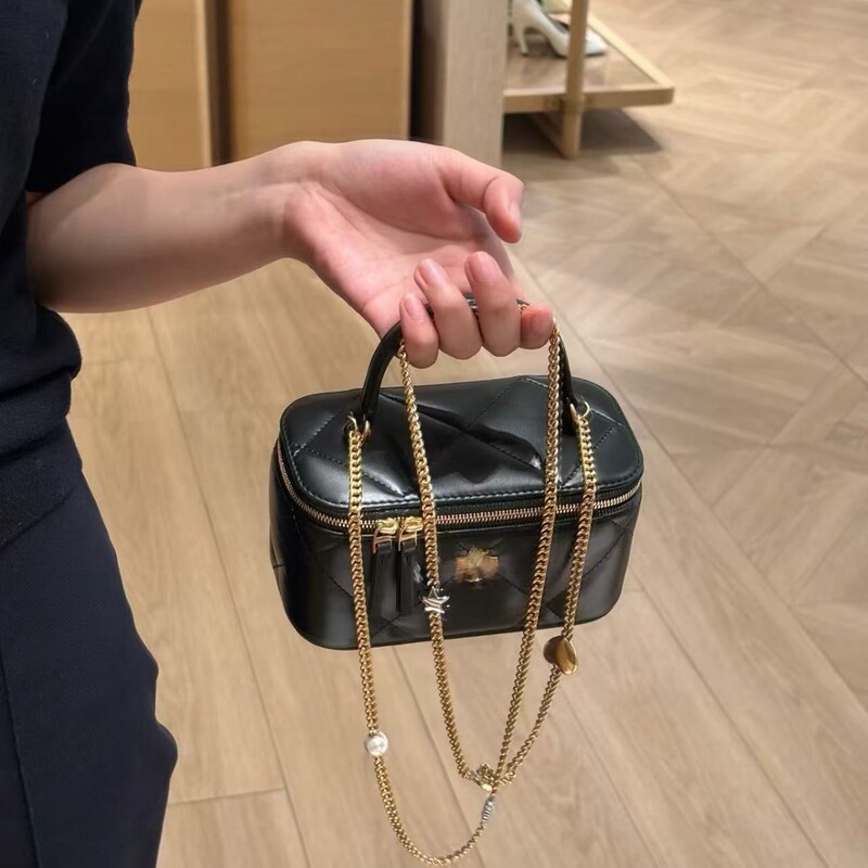 Wholesale Tb New Style Cowhide Makeup Bag, Trendy and Fashionable Versatile Sheepskin Box Bag, Single Shoulder Crossbody Handbag with Chain