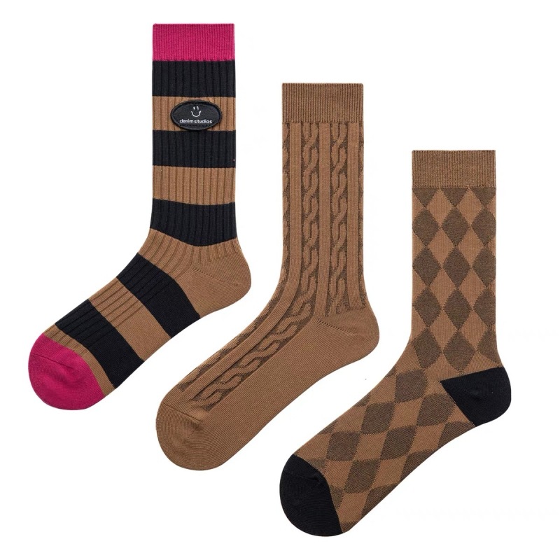 Trend retro women's socks color matching double needle medium tube socks men's and women's brown rhombus niche design sports socks_voghion.com
