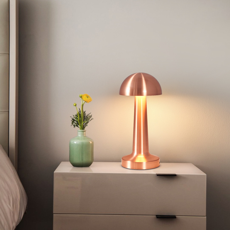 Creativo LED Lámpara de mesa decorativa USB carga táctil noche luz bar claro bar KTV escritorio atmósfera lámpara de mesa de metal