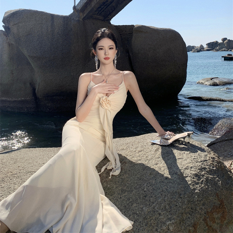 French Retro Red Engagement Wedding Dress Tight Waist Slimming Ruffled Fishtail Slim-Fit Long Dress with Strap