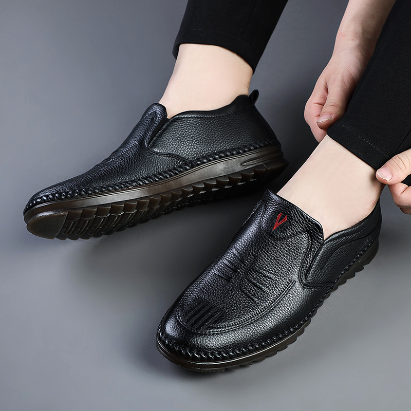 Primavera nueva capa superior de piel de vaca zapatos casuales de los hombres de fondo suave superficie suave zapatos de cuero slip-on papá zapatos de los hombres hechos a mano zapatos individuales