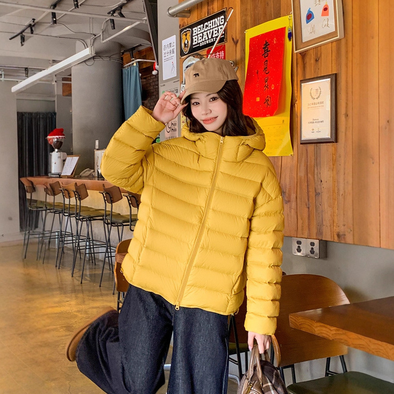 Original Hooded Rib Short down Jacket for Women 2025 Winter New Astronaut 90 White Duck down Warm Jacket