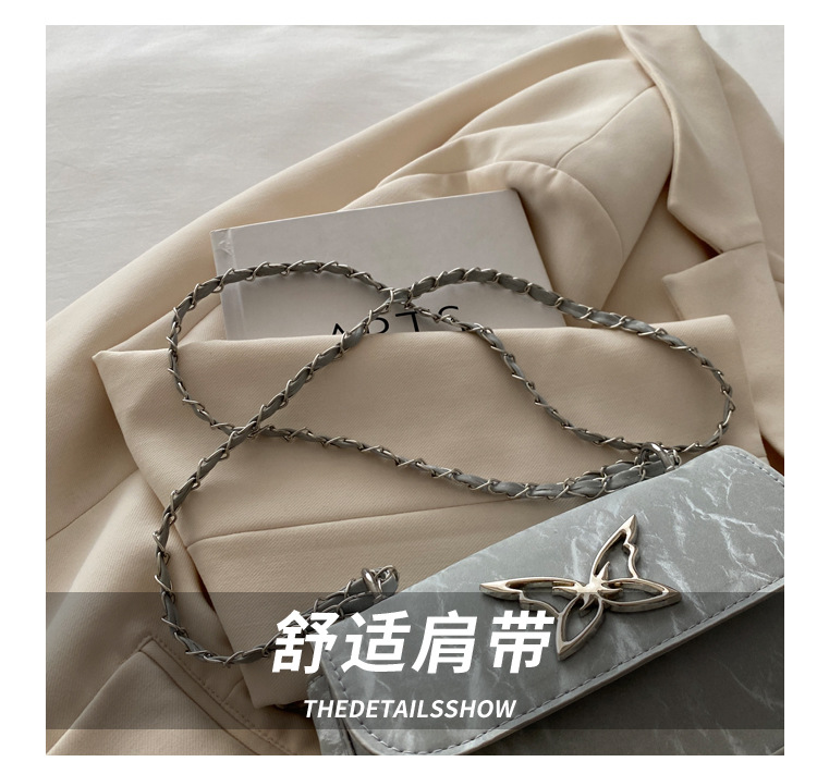 This is a trendy, casual, fashionable and simple crossbody bag for women with a niche design in the autumn of 2024 Item Picture