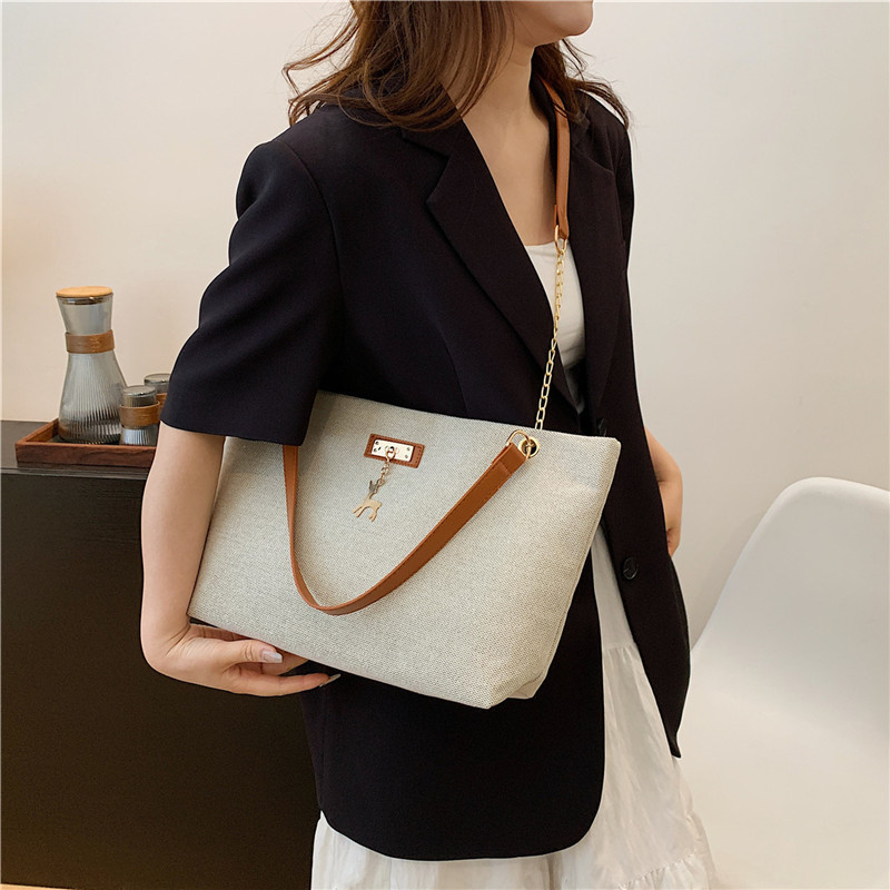 Bolso de gran capacidad 2024 nuevo bolso de mujer de moda de viaje retro cadena bolso de hombro portátil bolso de mano casual