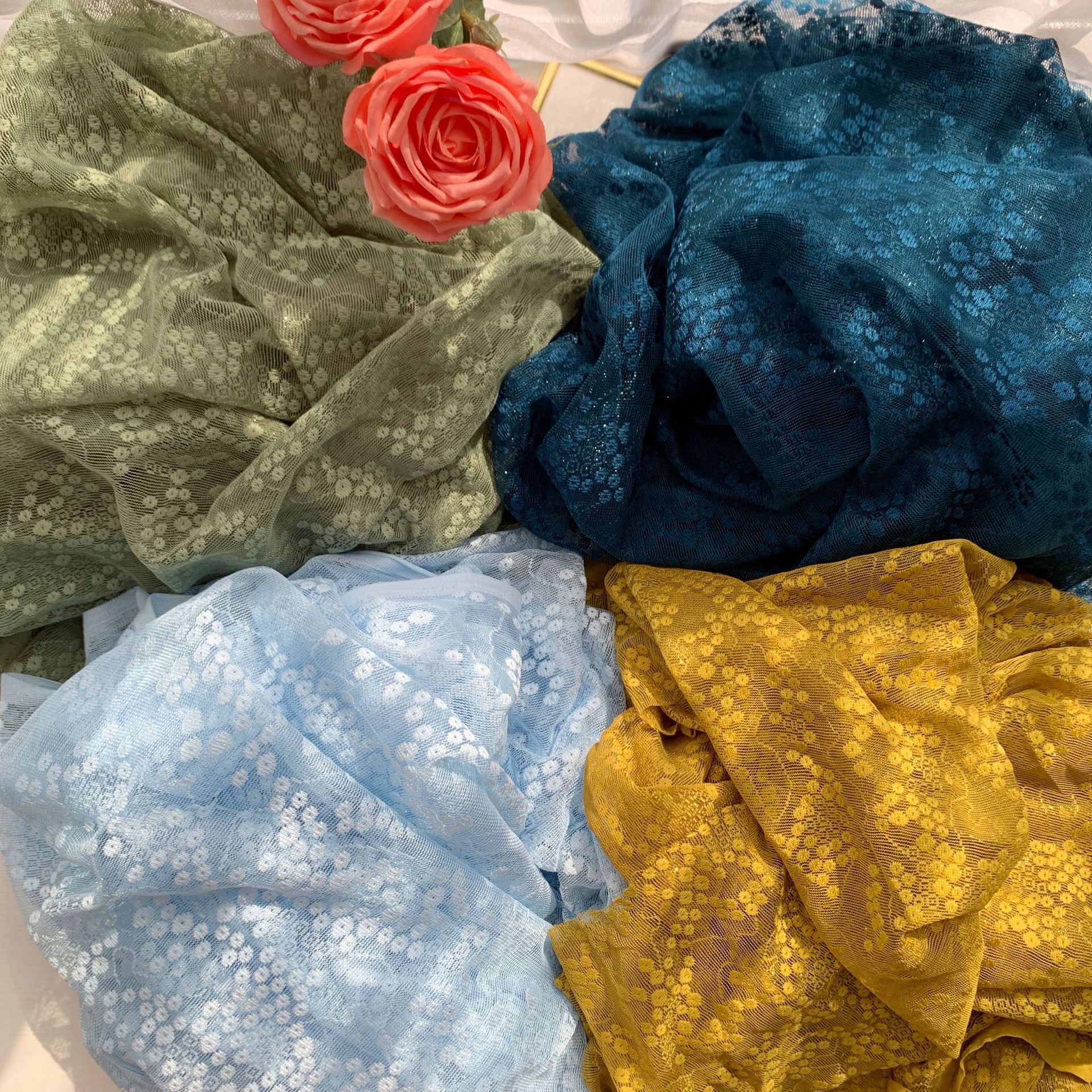 Jacquard malla de encaje no elástico poliéster pequeño círculo ropa para niños Hanfu Lolita tela en stock multicolor fábrica al por mayor
