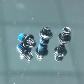 铆钉;螺钉;脚蹬