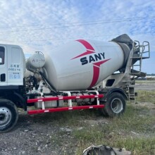 出口混泥土搅拌车  8立方米  4*2  三一搅拌车