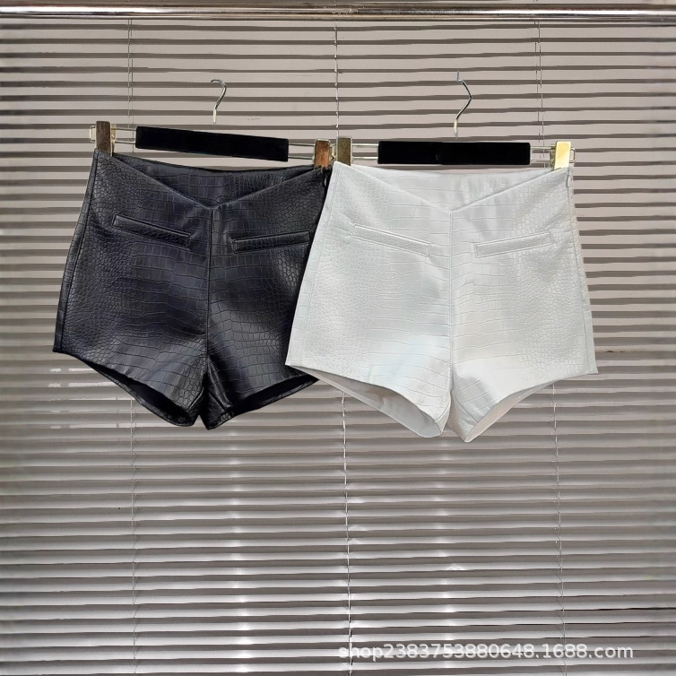 Autumn 2025 V-Shaped Waist Fake Flap Pocket Pants Design Dark Pattern Wrapped Slimming Look Elegant Style Pu Leather Shorts